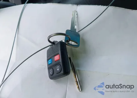 2010 Ford E-250 Commercial/Recreational z USA, uszkodzony, nr VIN 1FTNE2EL1ADA77640